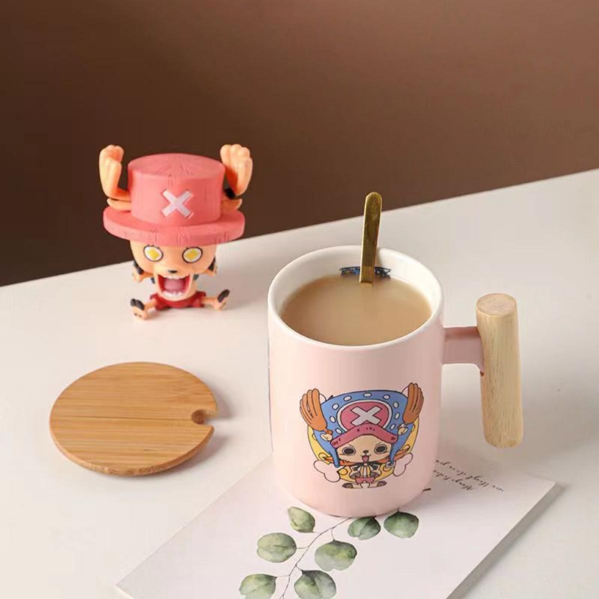 Luffy/Chopper/Zoro/Sanji muki lahjarasiasarja Keraaminen muki kannella Lusikka