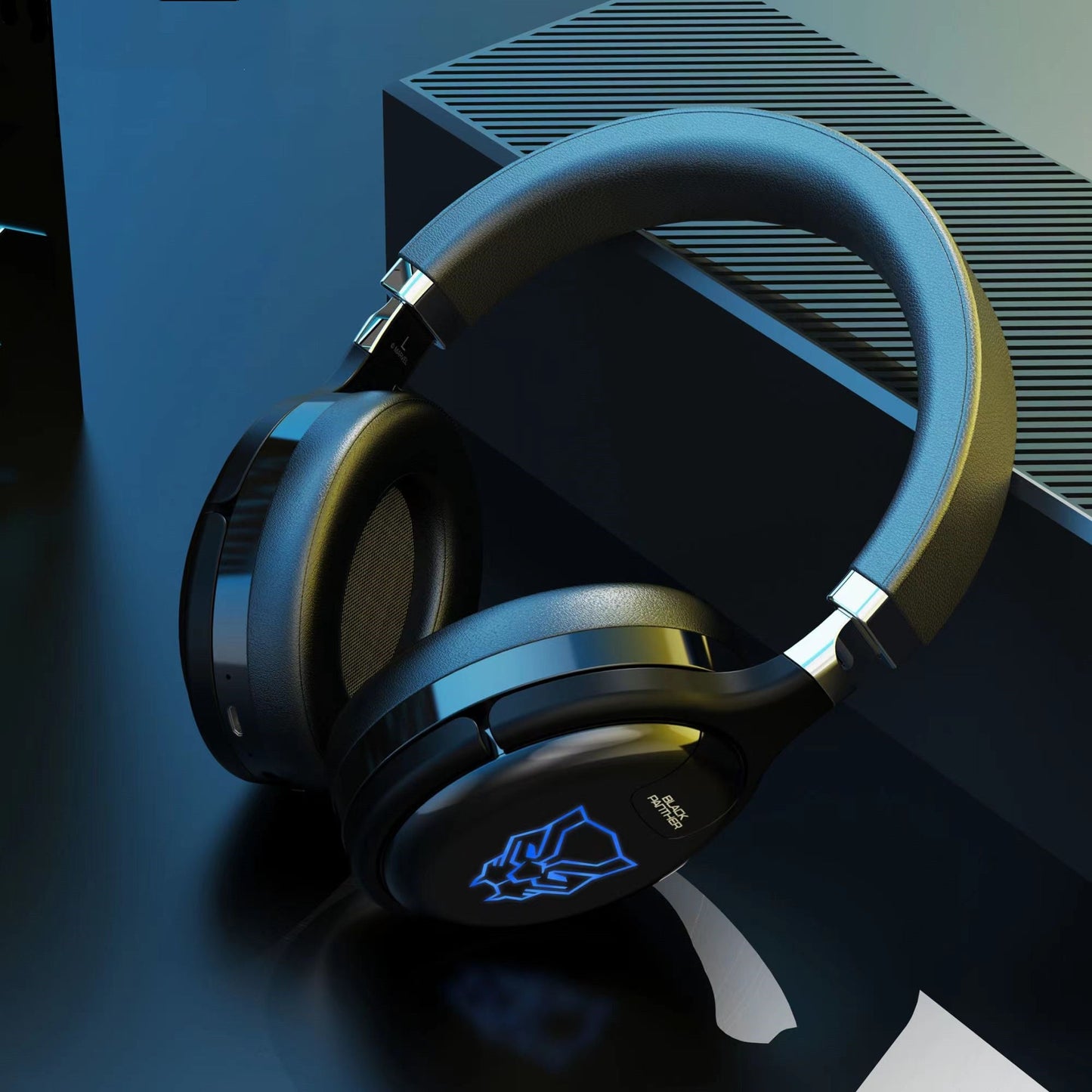 Marvel Iron Man Black Panther Gaming-Kopfhörer, Bluetooth 5.1 Over-Ear-Headset mit LED-Licht