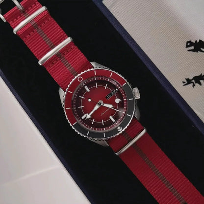 Uchiha Sarada Montre à quartz polyvalente pour hommes et femmes, montre étanche à 100 mètres