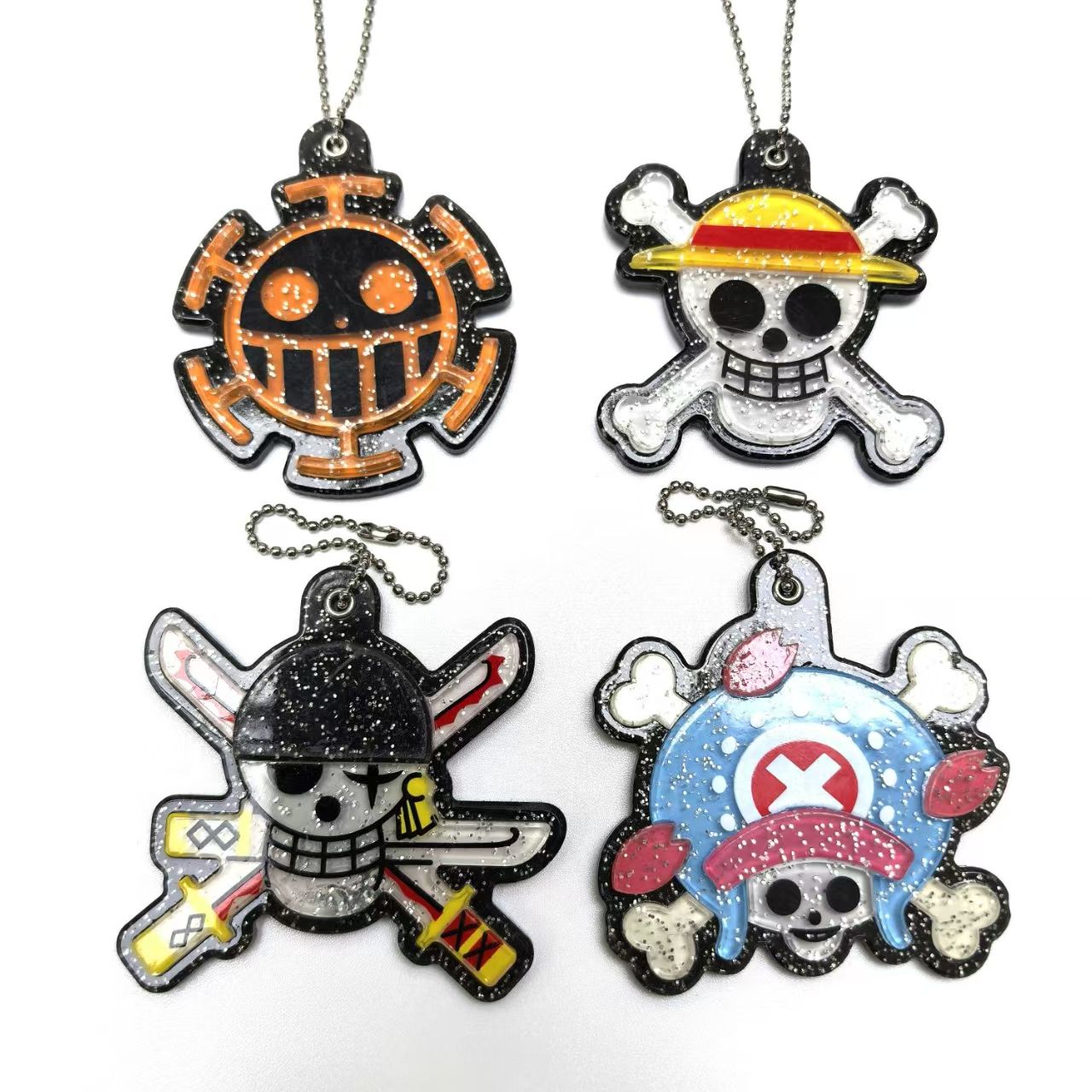 Beaux pendentifs en acrylique sur le thème Luffy/Zoro/Chopper/Law - créez votre propre collection d'anime