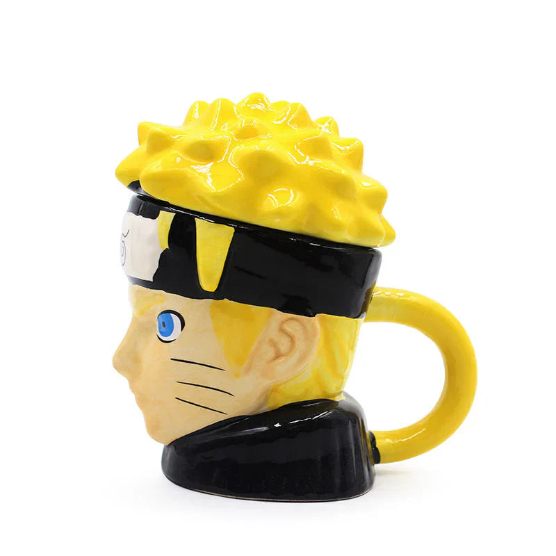 Uzumaki modelando una hermosa taza con marca de dibujos animados