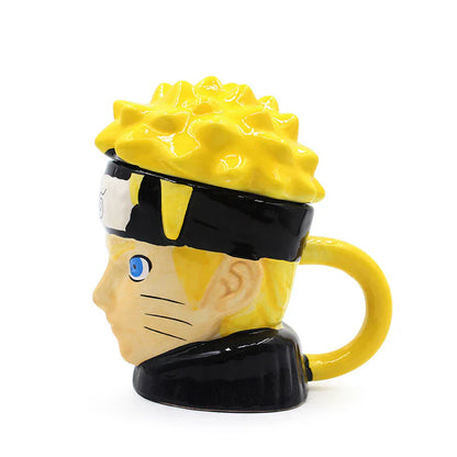 Uzumaki modelando una hermosa taza con marca de dibujos animados