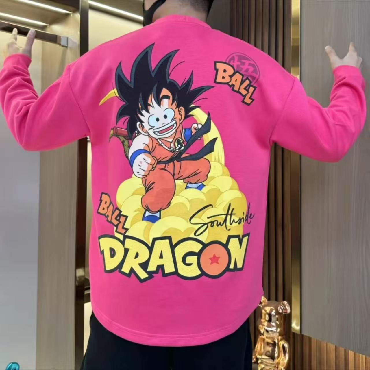 سترة Son Goku Vintage ذات القلنسوة ذات الرقبة الدائرية - إعادة النظر في نمط الرسوم المتحركة الكلاسيكي